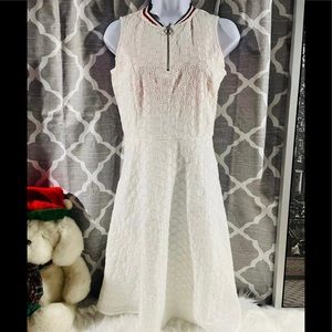 NWT Women’s Size X-Small Tommy Hilfiger Sleeveless 1/4 Frint zip Dress In White